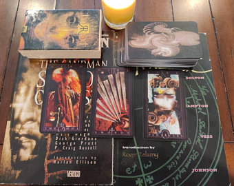 Image of Vertigo Tarot Deck - Review